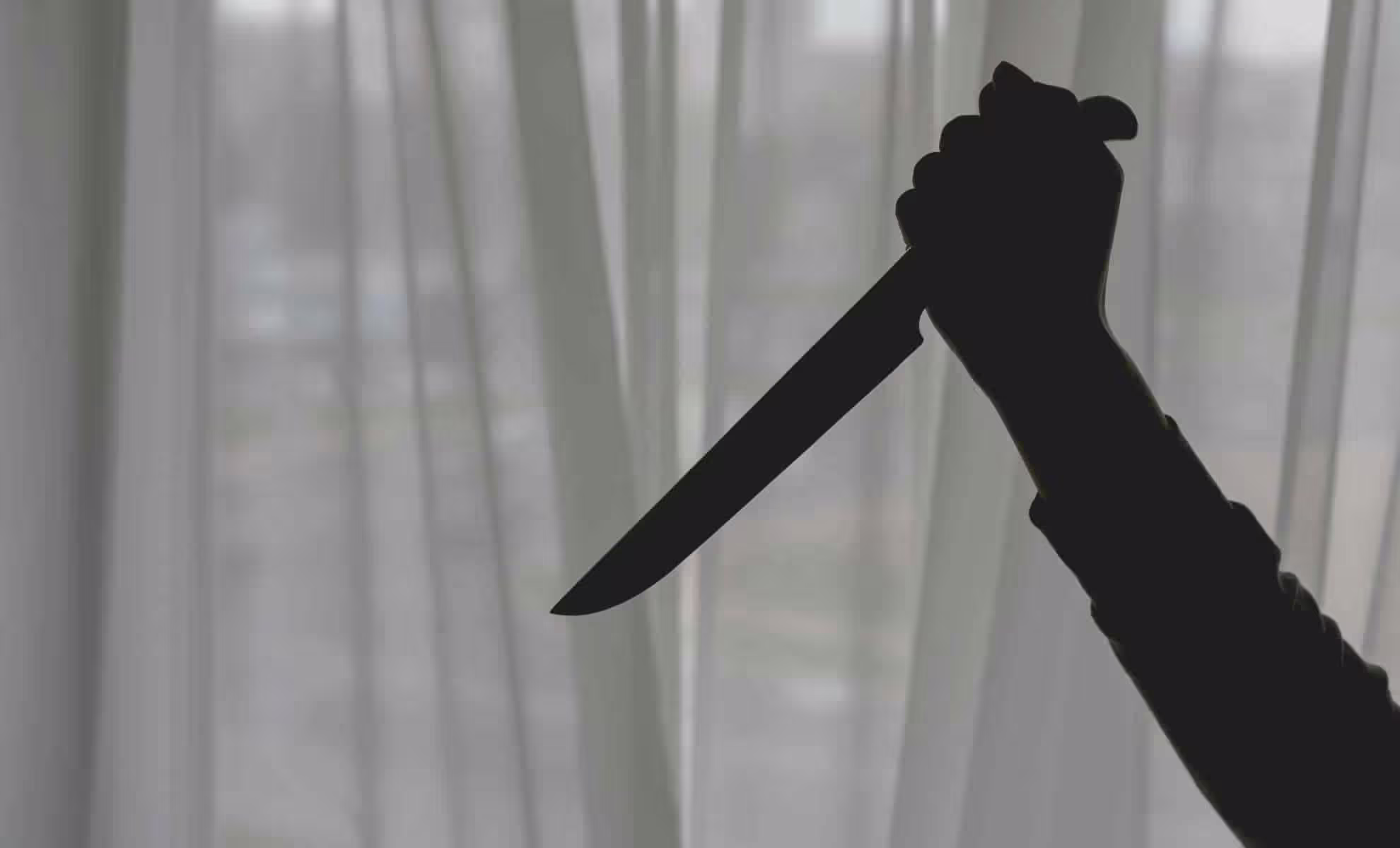 Un ado tue sa copine de 21 ans mais ne serait pas coupable
