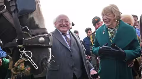 Le président irlandais Michael D Higgins avec son épouse Sabina lors des championnats