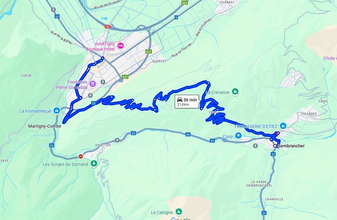 La déviation passe par le Col des Planches et Vens, un itinéraire nettement plus sinueux que la route principale vers la frontière italienne.
