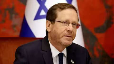 Le bureau du président israélien Isaac Herzog, qui est le fils de Chaim Herzog, a déclaré qu'il suivait avec inquiétude les informations faisant état de ce déplacement