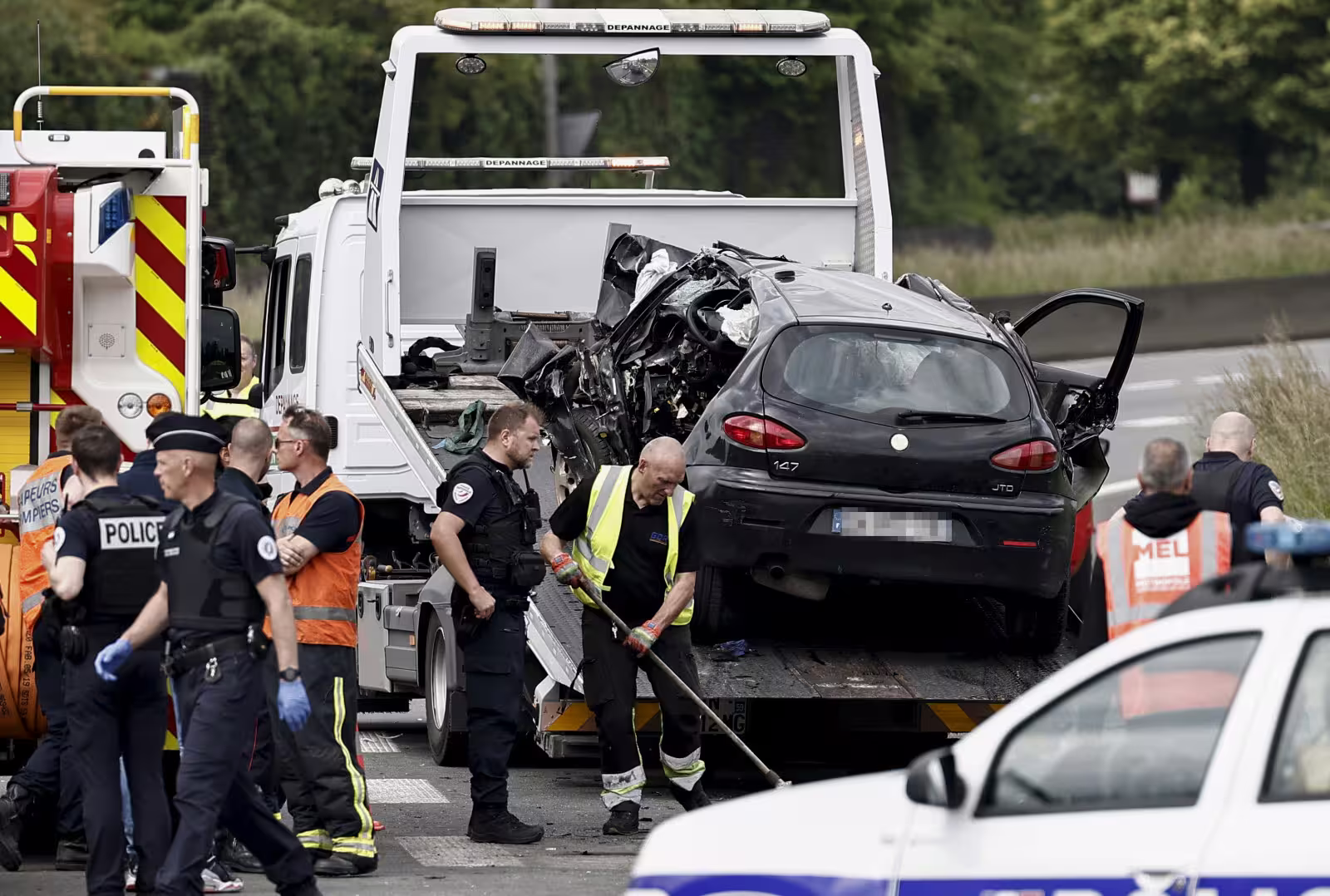 Trois ressortissants britanniques parmi les 16 victimes de l'accident de Lisbonne