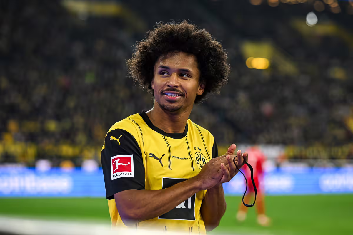 Dortmund s'impose et reste au contact du Bayern