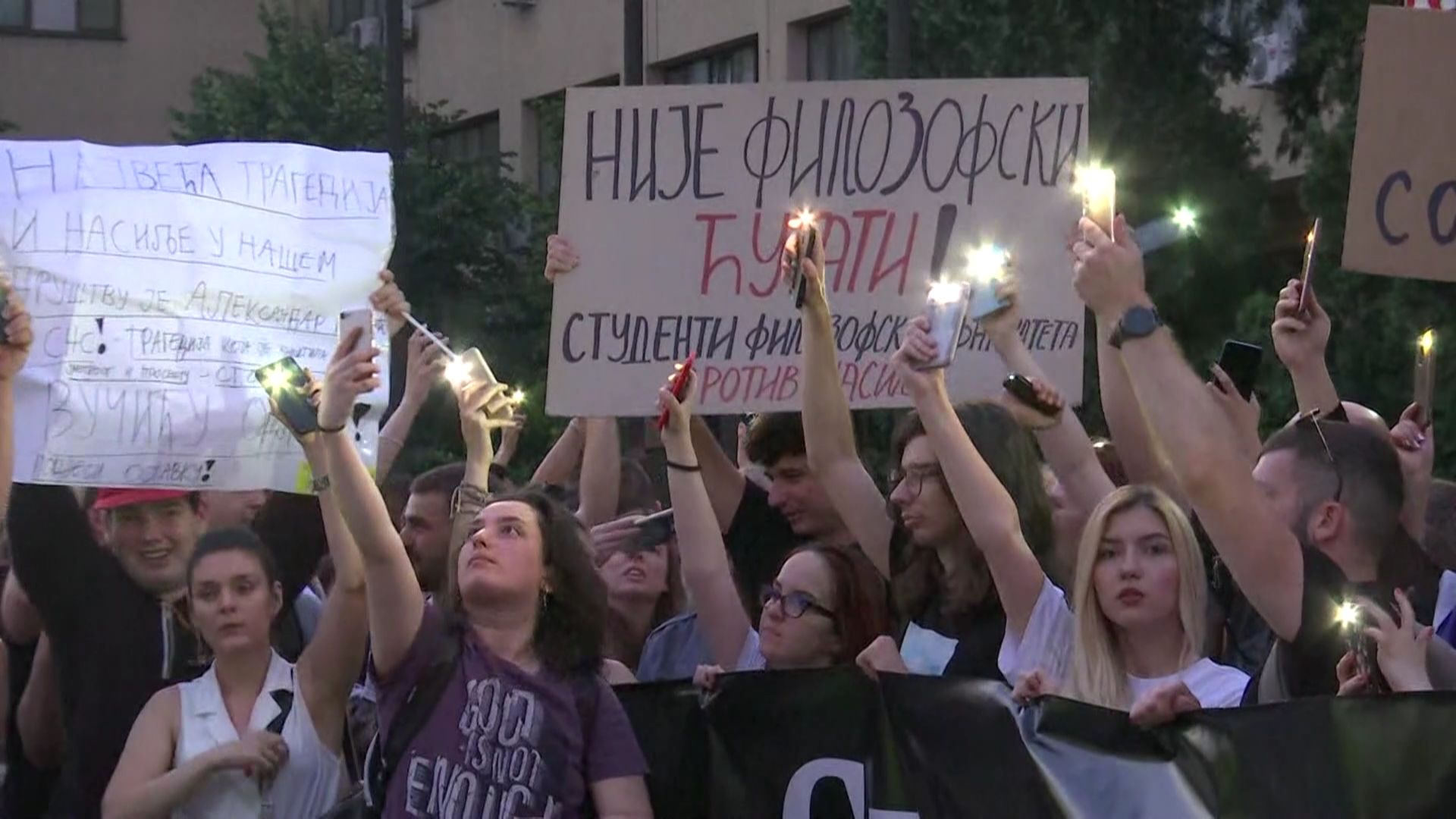 Cinquième nuit d'affrontements lors des manifestations en Serbie