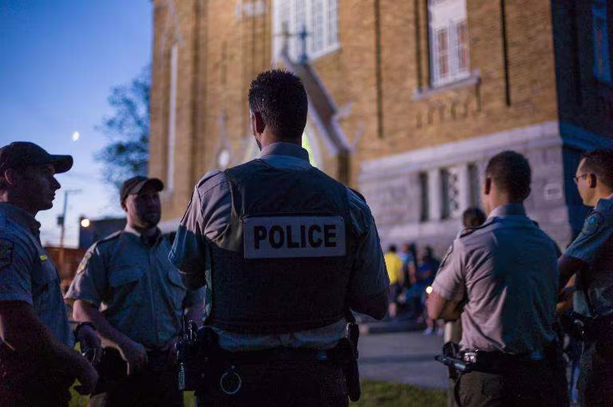 Deux policiers abattus en Australie, le suspect en fuite