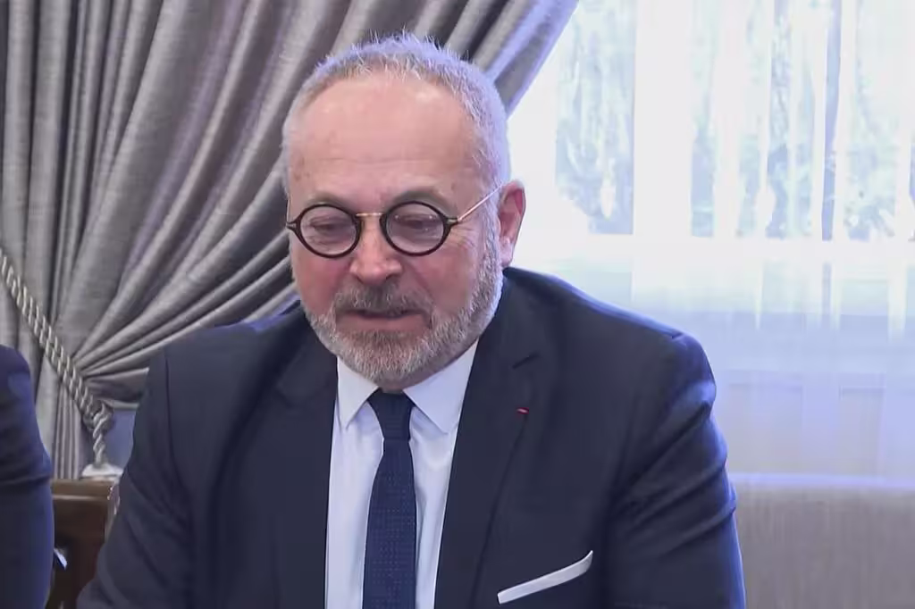 Le sénateur Guerriau démissionne malgré les accusations de drogue