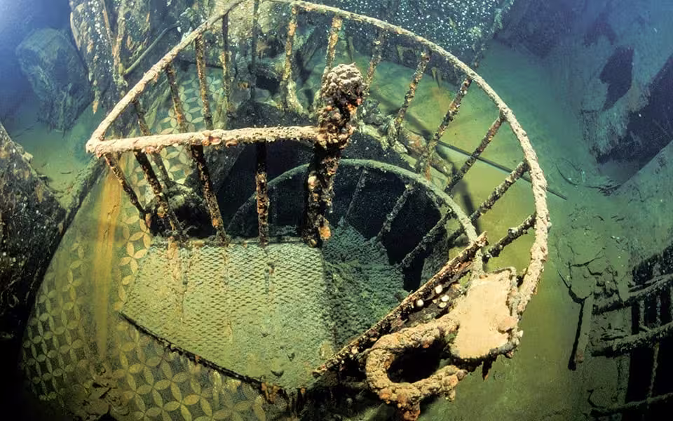 Objets récupérés sur le navire jumeau du Titanic qui a fait naufrage