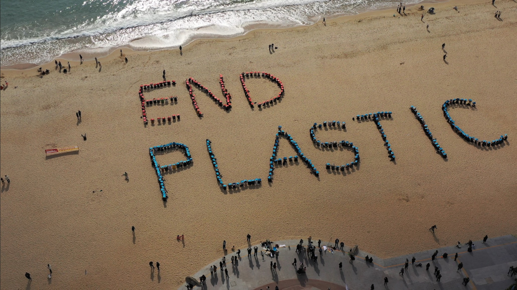 Négociations à Genève pour un traité mondial sur le plastique