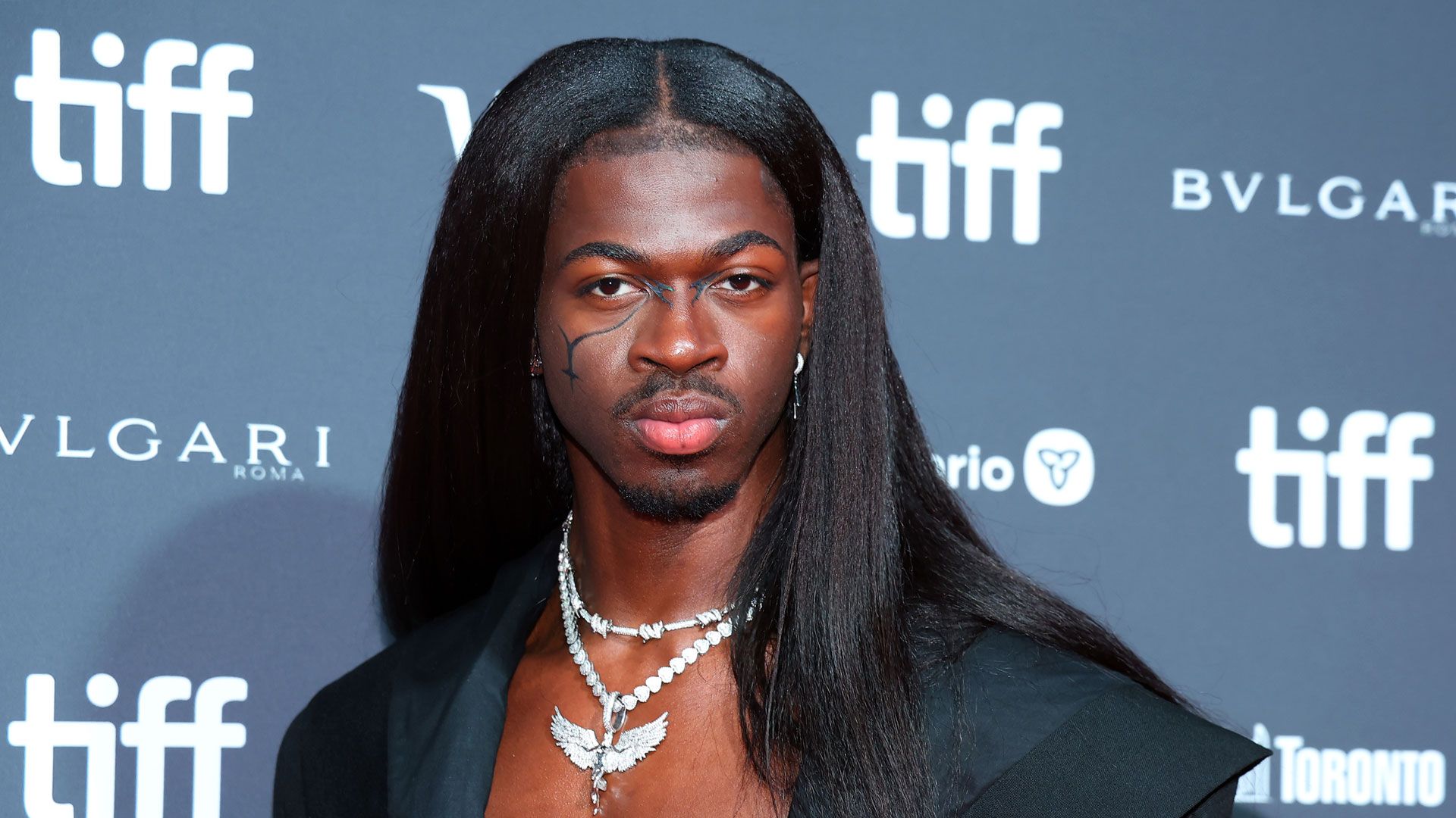 Lil Nas X arrêté défilant à Los Angeles en slip et santiags