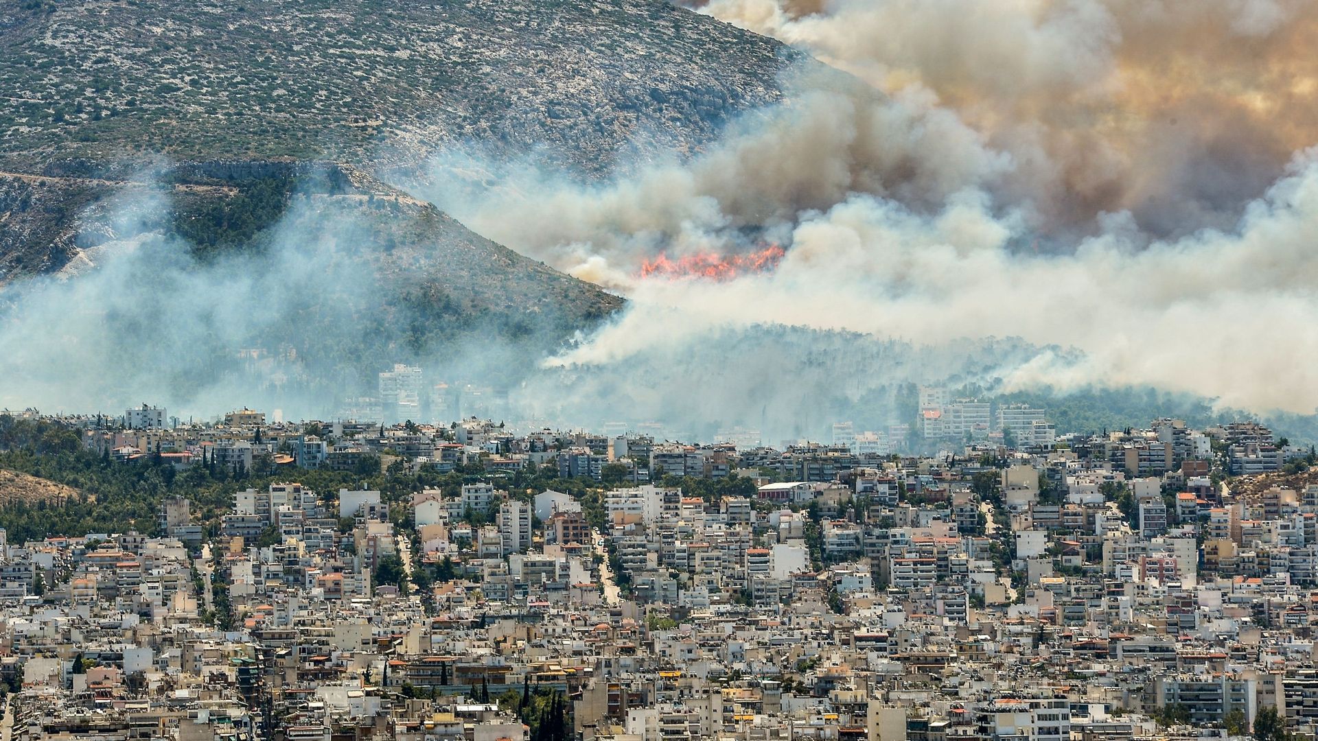 Incendie dévastateur près d'Athènes