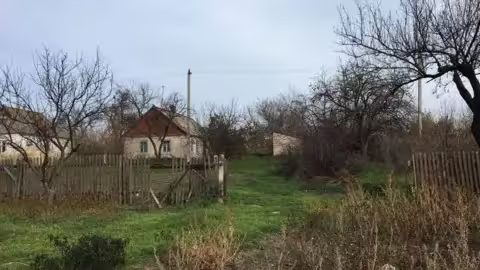 Une photo de la maison d'enfance de Vitaly en 2017, avant l'invasion massive de la Russie.