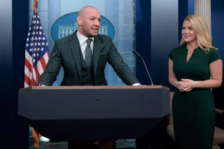La star du MMA McGregor retire sa candidature à la présidence