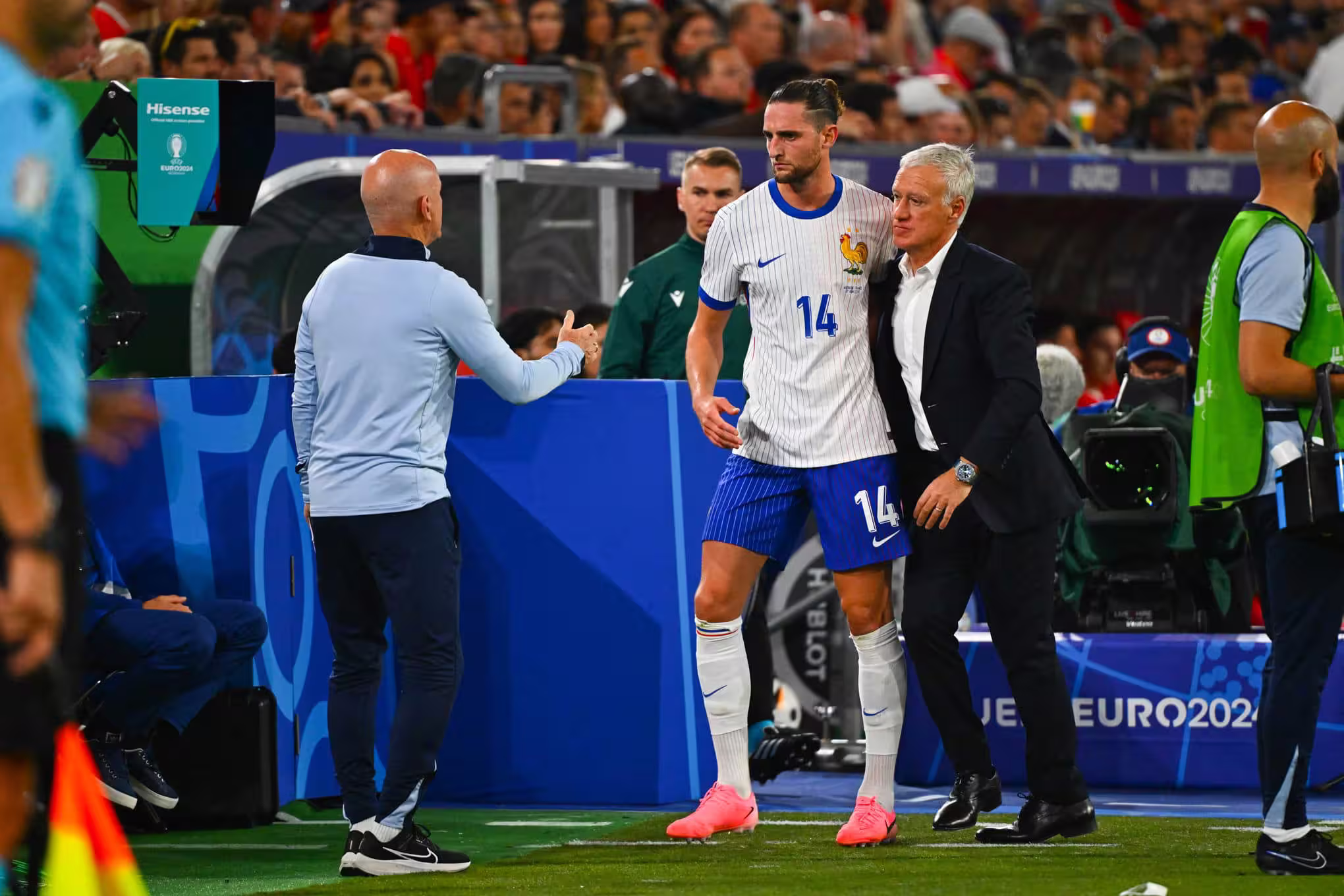 Adrien Rabiot sifflé à son entrée, Didier Deschamps condamne