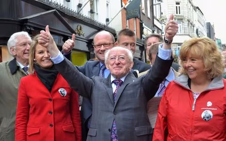 La course à la présidence irlandaise s'intensifie avec la fixation de la date du scrutin au 24 octobre